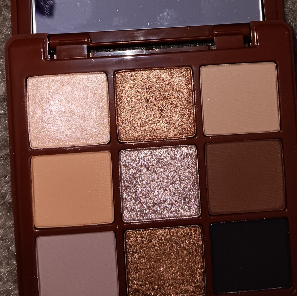 ABH Sultry eyeshadow palette